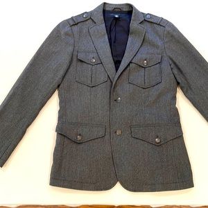 Kenneth Cole size “S/38” men’s herringbone pattern blazer jacket in black/grey.